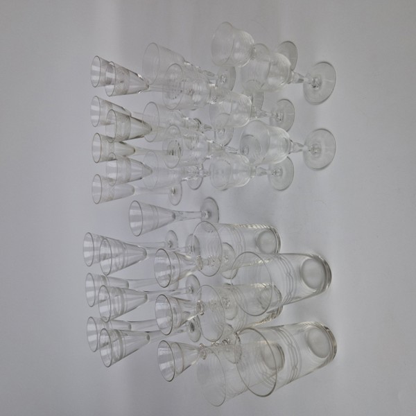Glas, diverse, 32 st