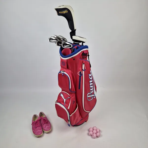 Golfklubbor med bag, skor och annat