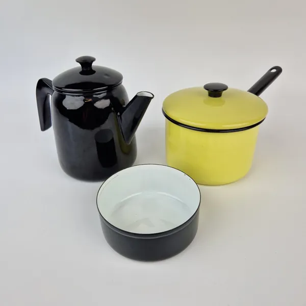 Kockums emalj, kaffekanna, kastrull och form