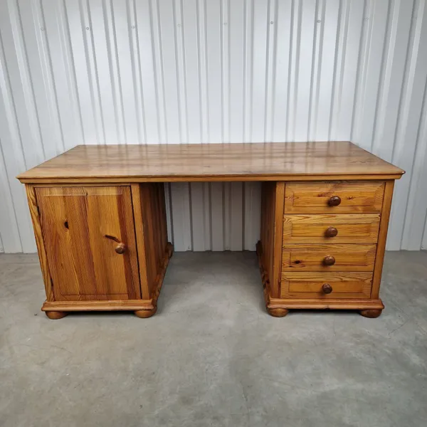 Skrivbord, furu