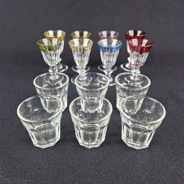 Likörglas och snapsglas