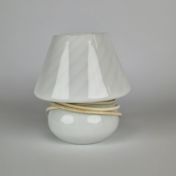 Lampor, glas, 2 st och lampfot, alabaster