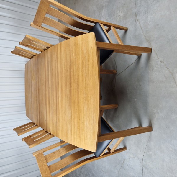 Matgrupp, bord och 6 stolar