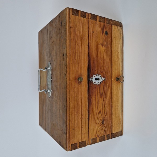 Sockerlåda med kniv och sockertång