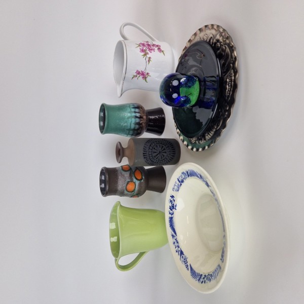 Porslin, keramik, glas och nysilver
