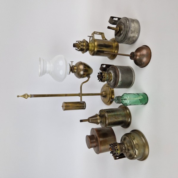 Fotogenlampa, oljelampor, oljekanna och teburk