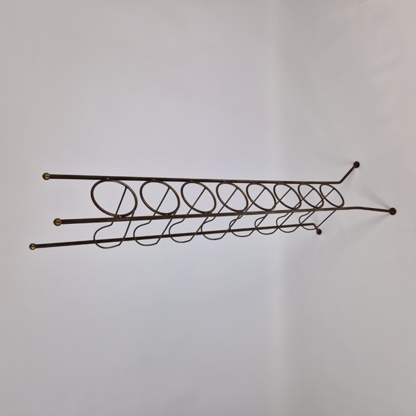 Vinställ och gardinstång